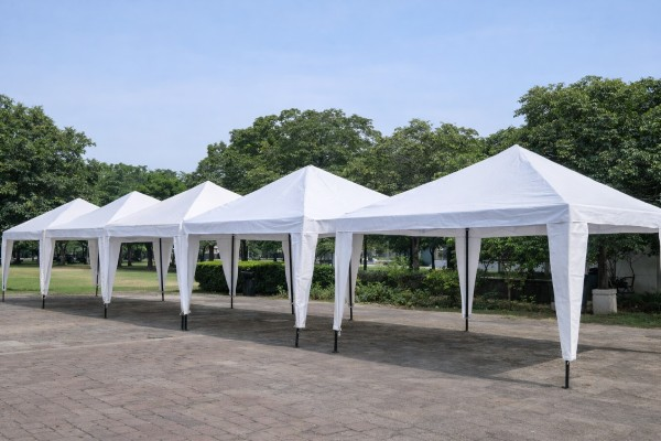 Tenda bazar portable Pesta Raya 3x3m untuk booth dan registrasi event